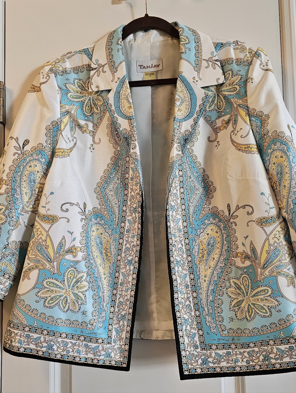 TanJay White Paisley Open-Front Jacket w/ Light Blue and Yellow Accents, Size 16